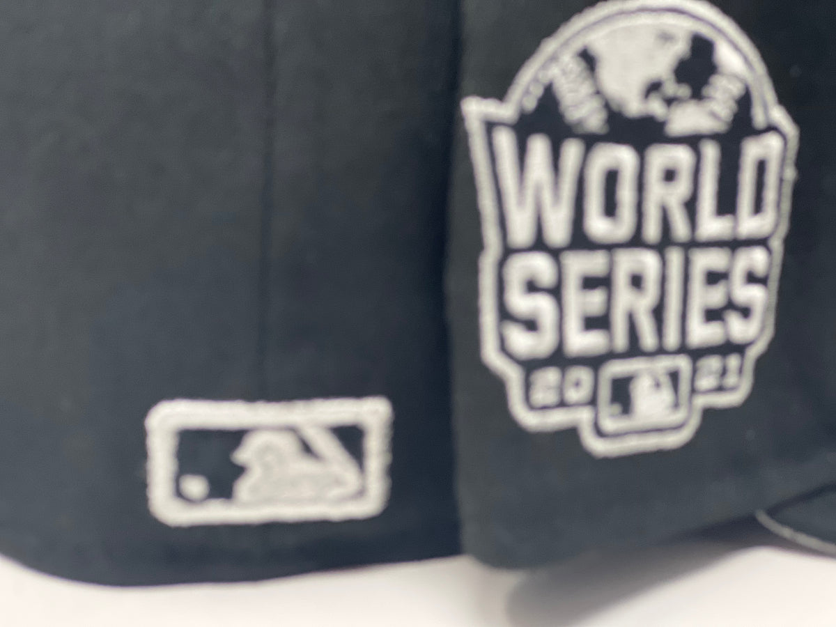 2021 Atlanta Braves World Series Shirt and Hat Texture 