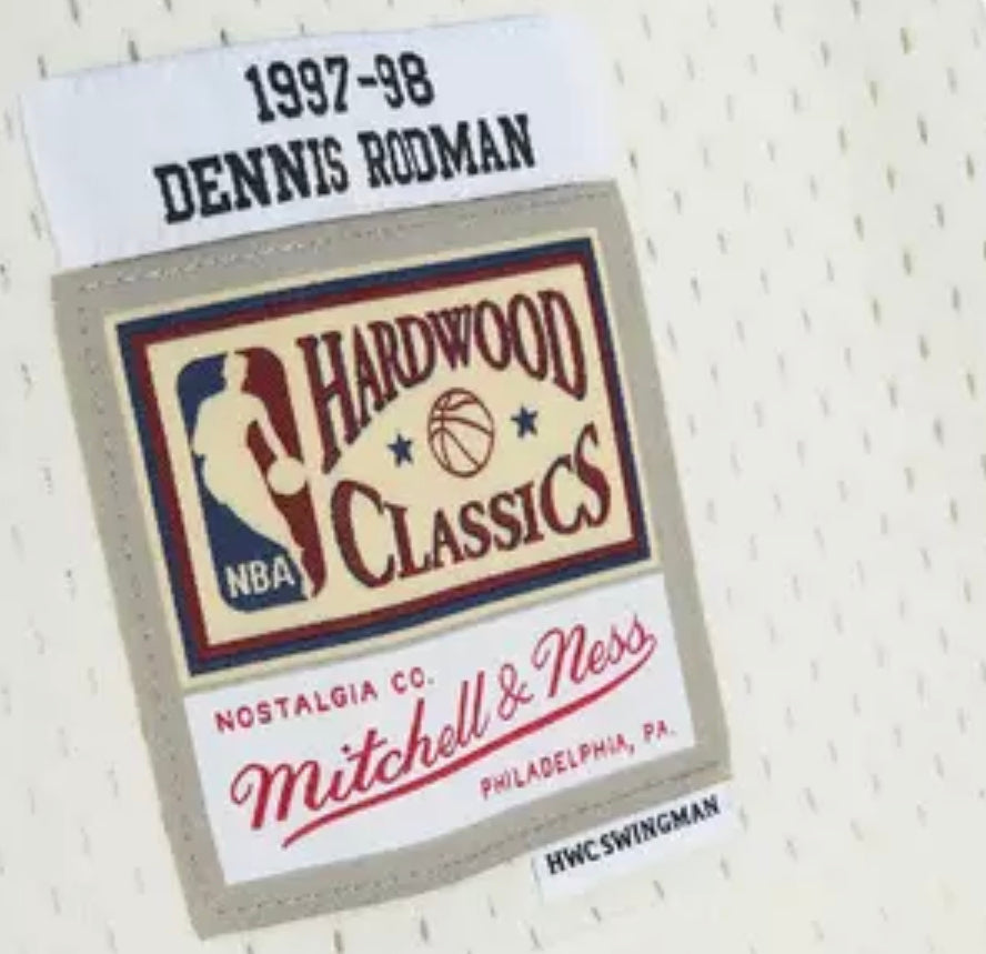 MITCHELL AND NESS MEN'S MIKE DENNIS RODMAN 1997-98 HWC CREAM SWINGMAN JERSEY