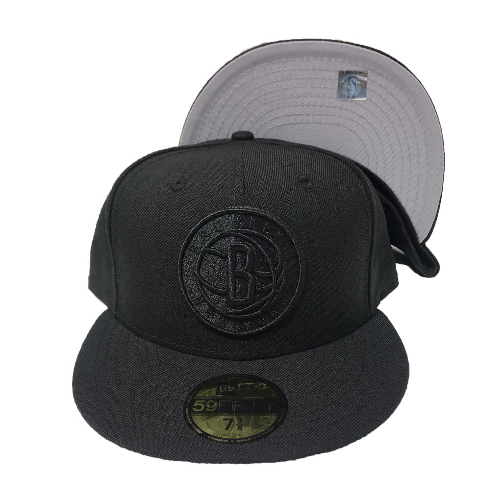 Chicago Cubs Blackout 59FIFTY Fitted Hat by New Era