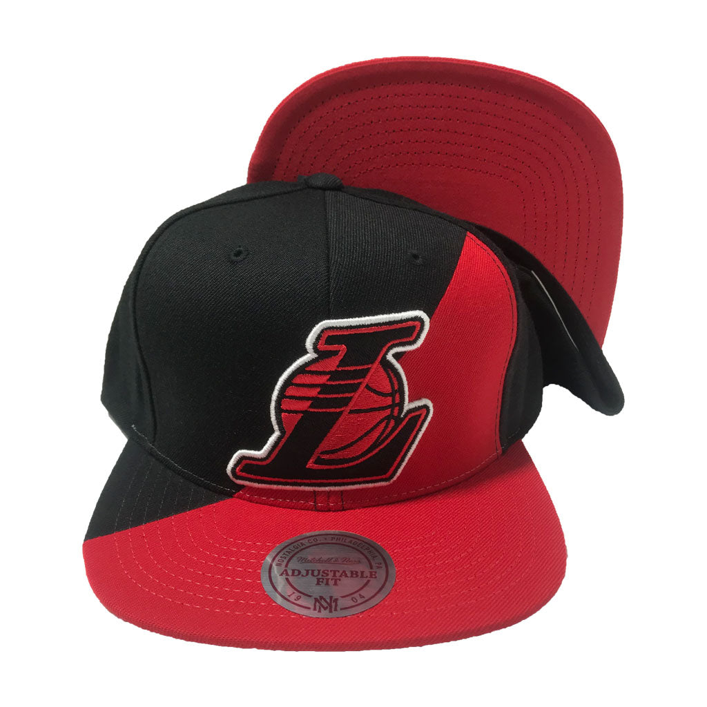 Mitchell & Ness Bulls Black & Red Snapback Hat