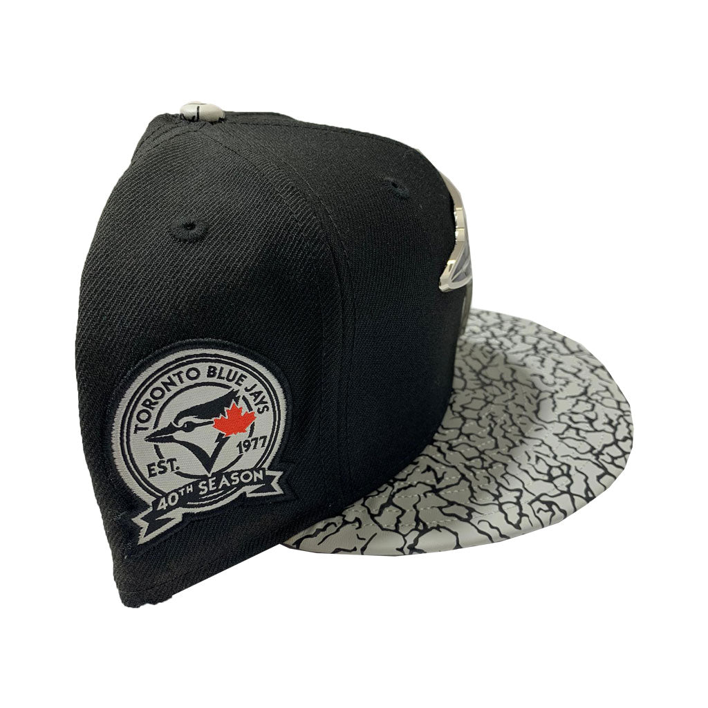 TORONTO BLUE JAYS NEW ERA 59TIFTY BLACK TOP WITH CEMENT PRINT VISOR