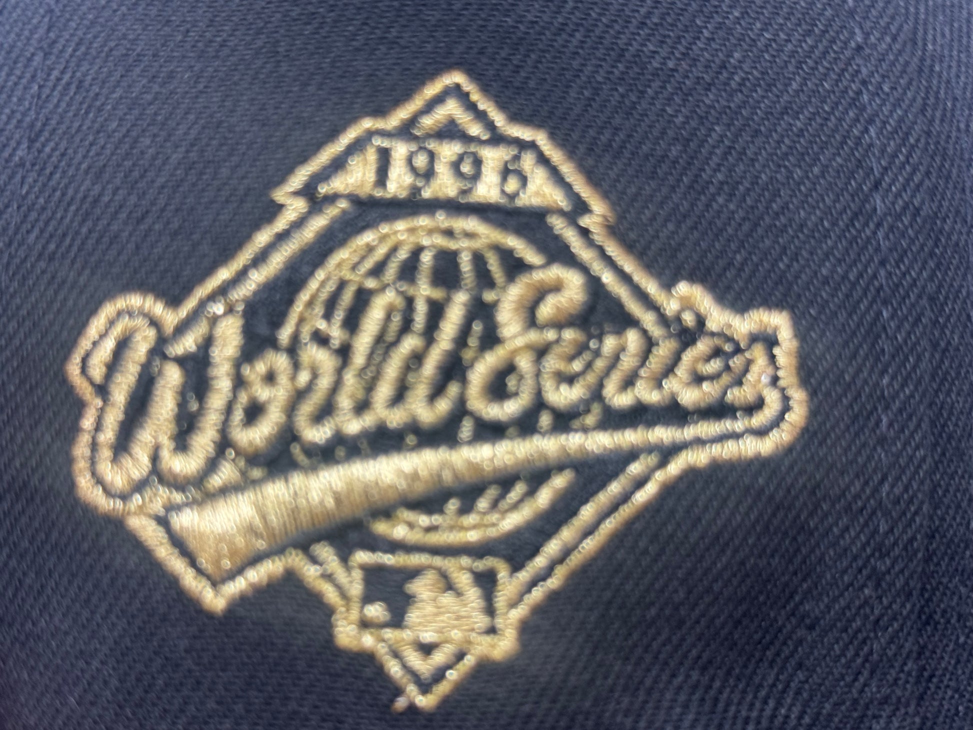 New York Yankees 1996 World Series Metallic Gold Logo Snapback Hats-Black