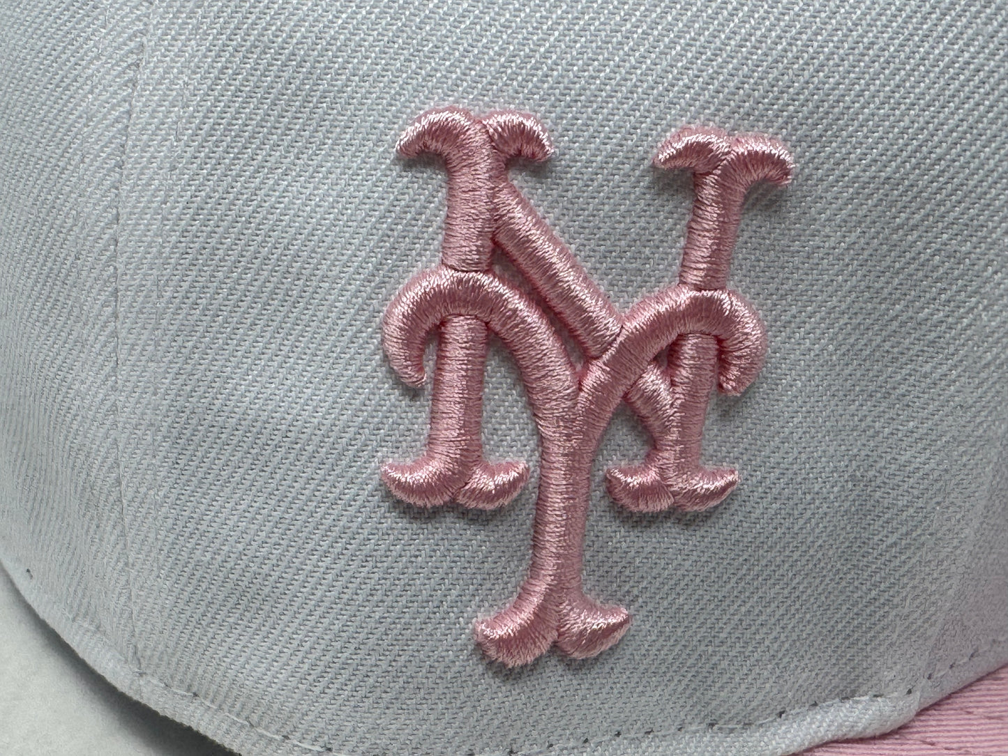 New York Mets Cartoon 59FIFTY QNS  New Era  Fitted Hat -White/Pink
