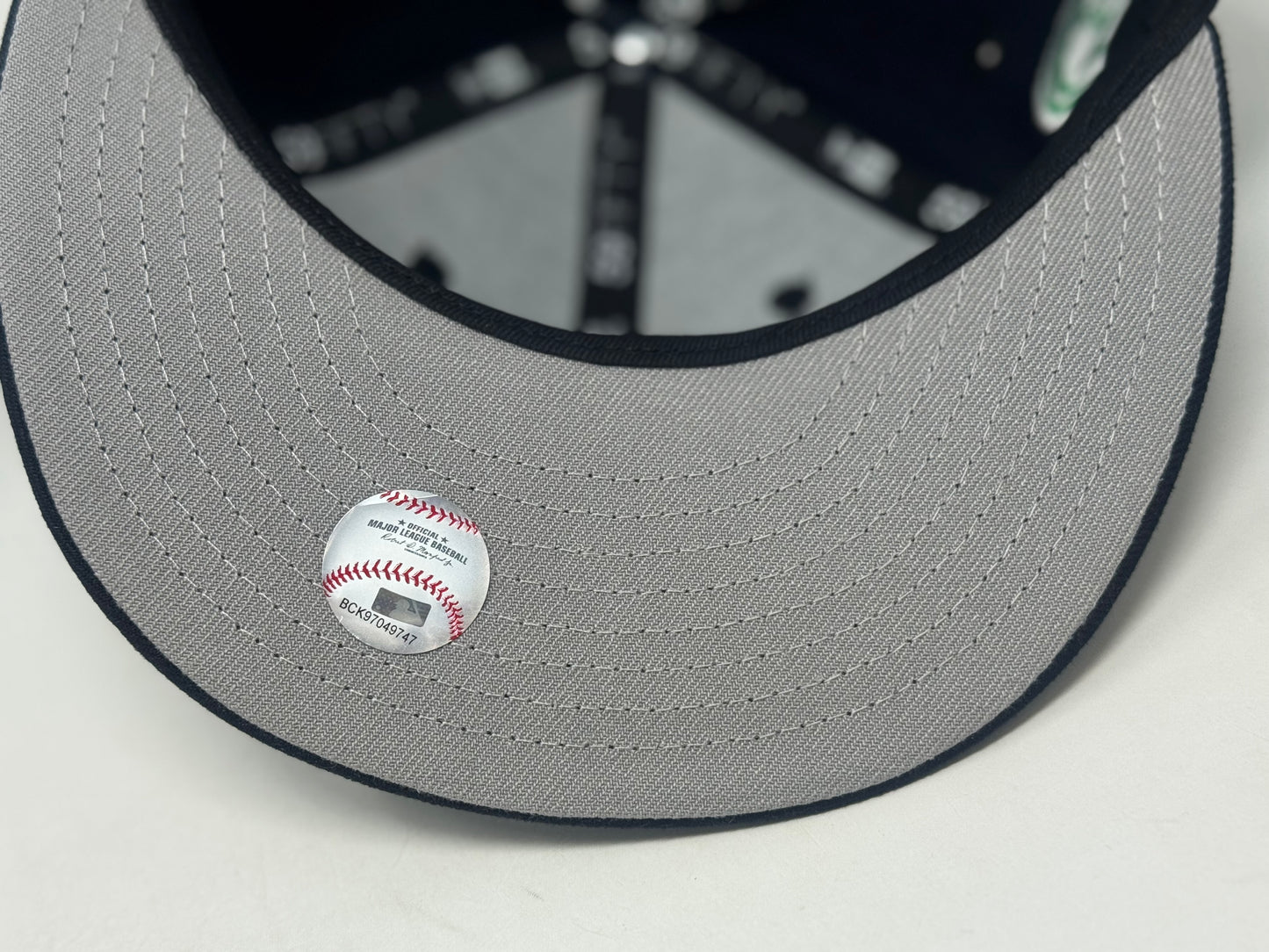 New York Yankees NYC Park Fitted Hat-Navy Blue