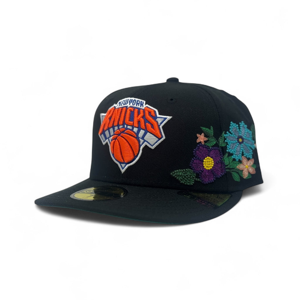 New York Knicks Tonal Floral Pre-Curved New Era Fitted-Black