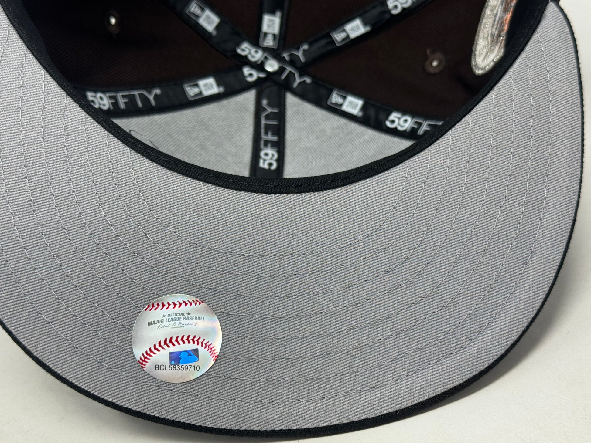 Montreal Expos 35th Anniversary New Era Fitted Hat-Dark Brown Black