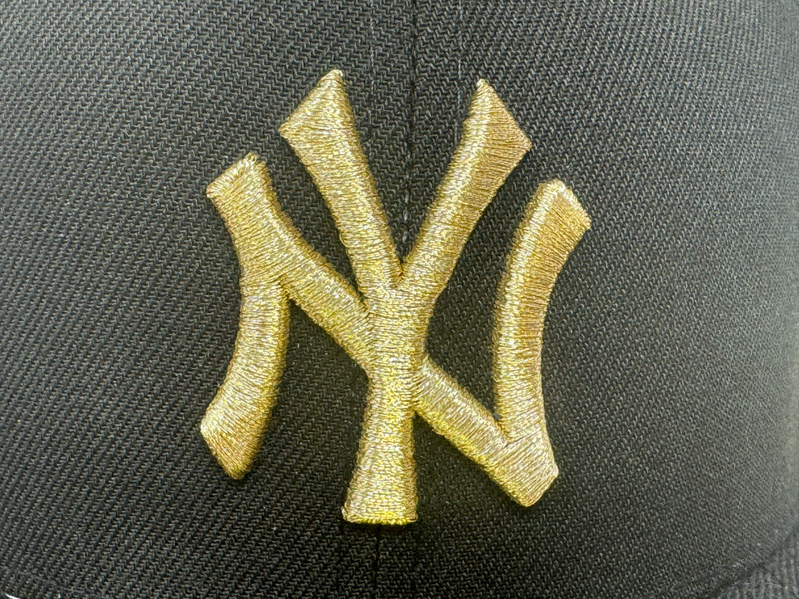 New York Yankees 1999 World Series Black Metallic Gold Logo New Era Fitted Hat