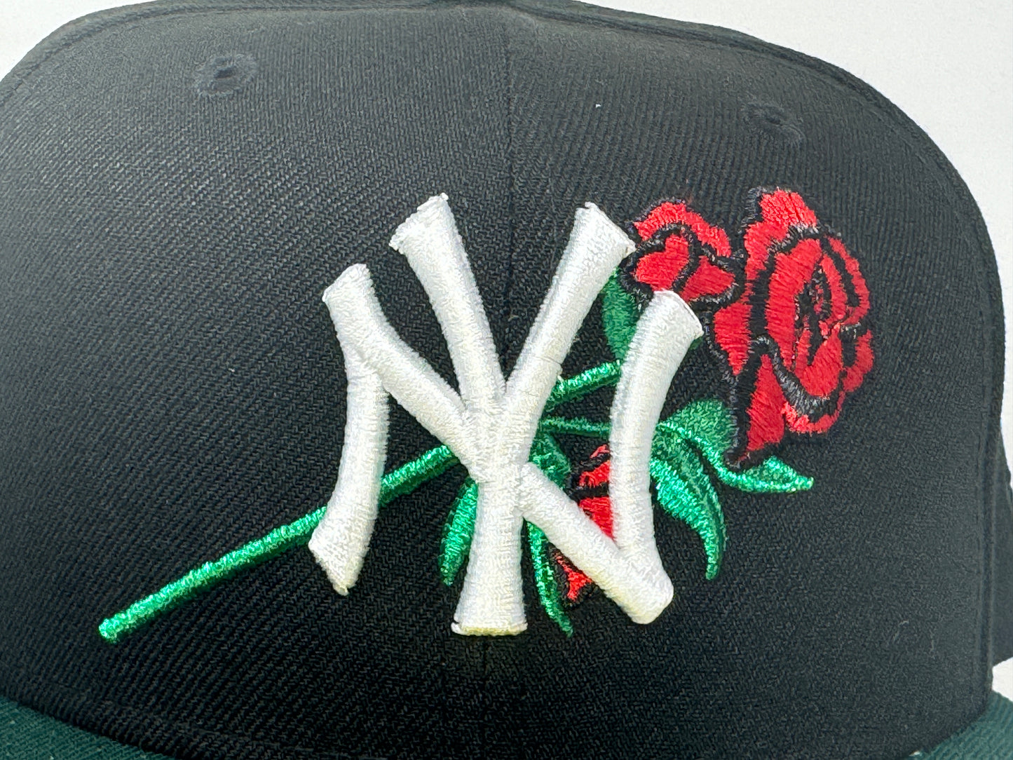 New York Yankees 1999 World Series Floral Logo Fitted Hat-Black Green
