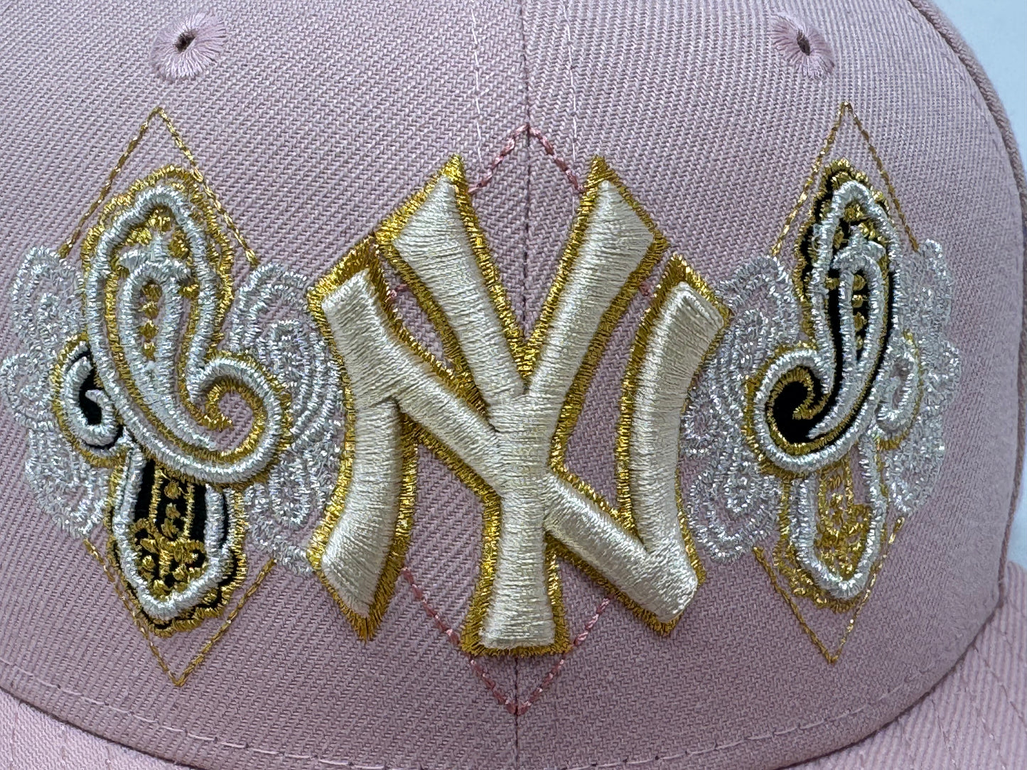 New York Yankees 1962 World Series Paisley Fitted Hat- Pink Rouge