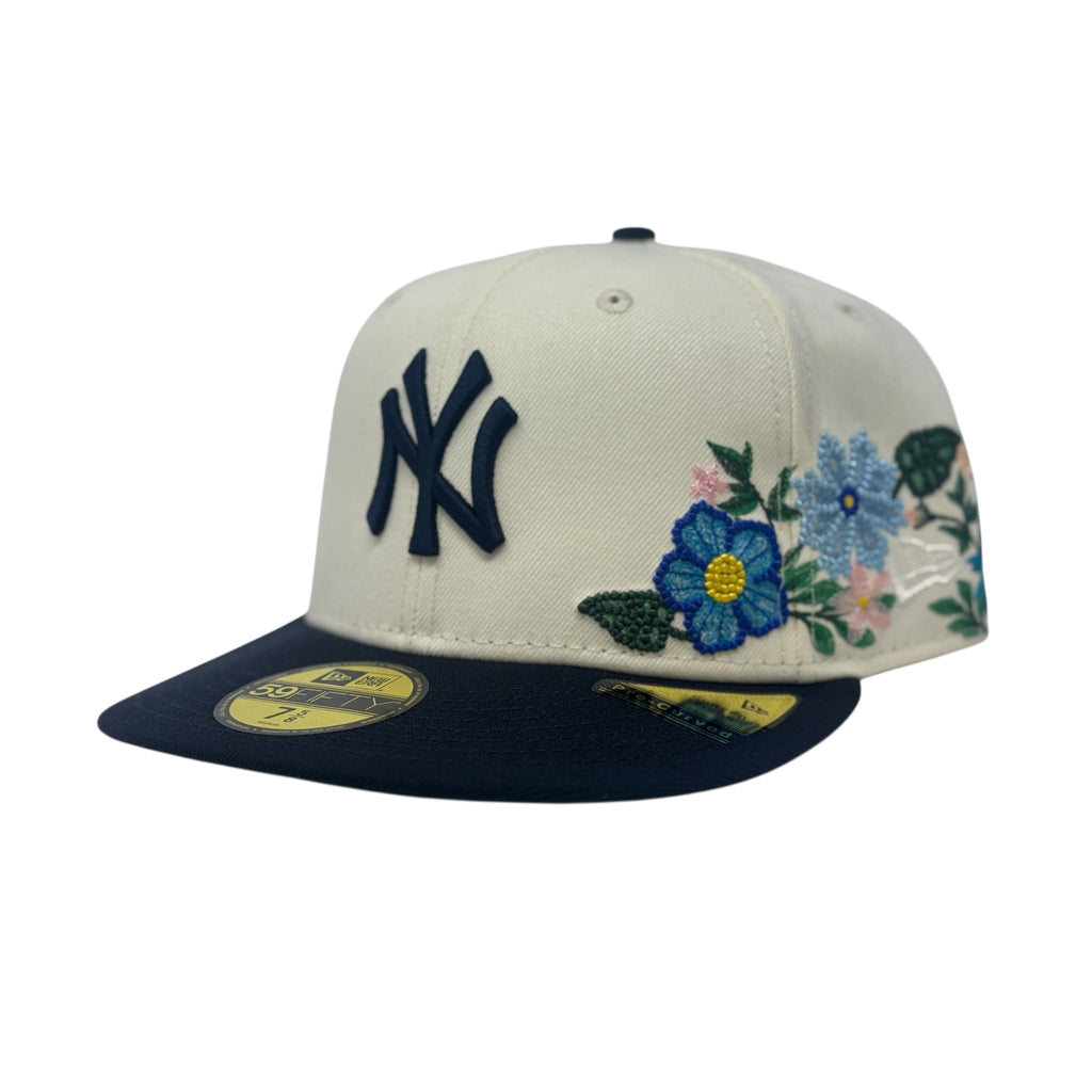 New York Yankees Tonal Floral Pre-Curved New Era Fitted-Off White Navy