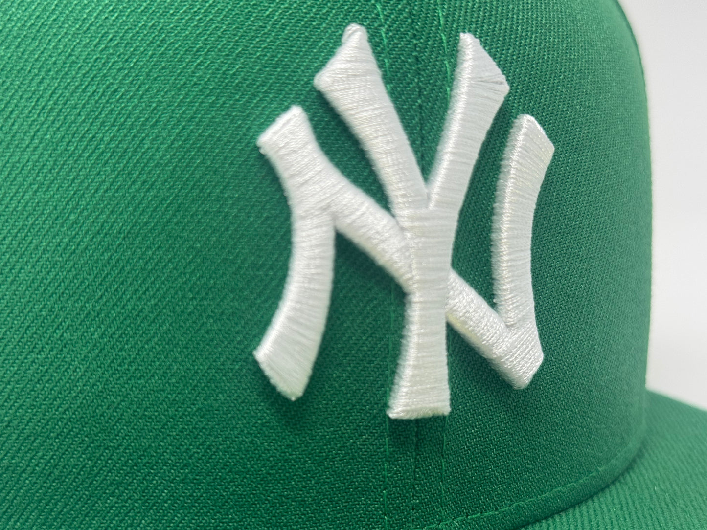 New York Yankees 1999 World Series Kelly Green Fitted Hats