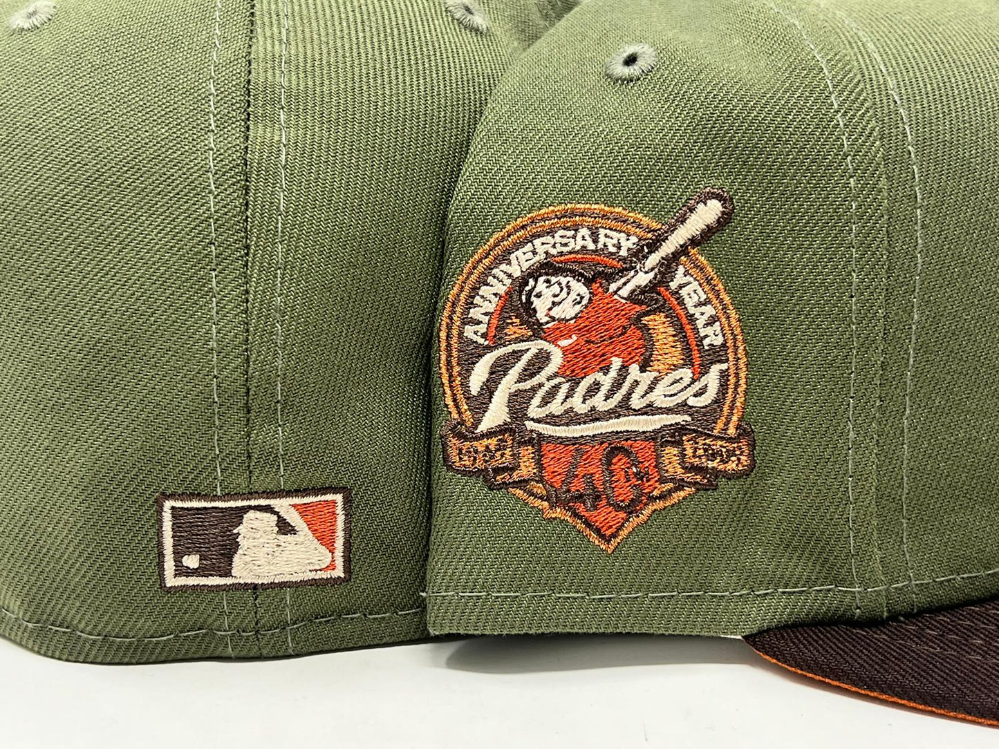 SAN DIEGO PADRES 40TH ANNIVERDSRY " OLIVE RUST PACK" FALL ORANGR BRIM NEW