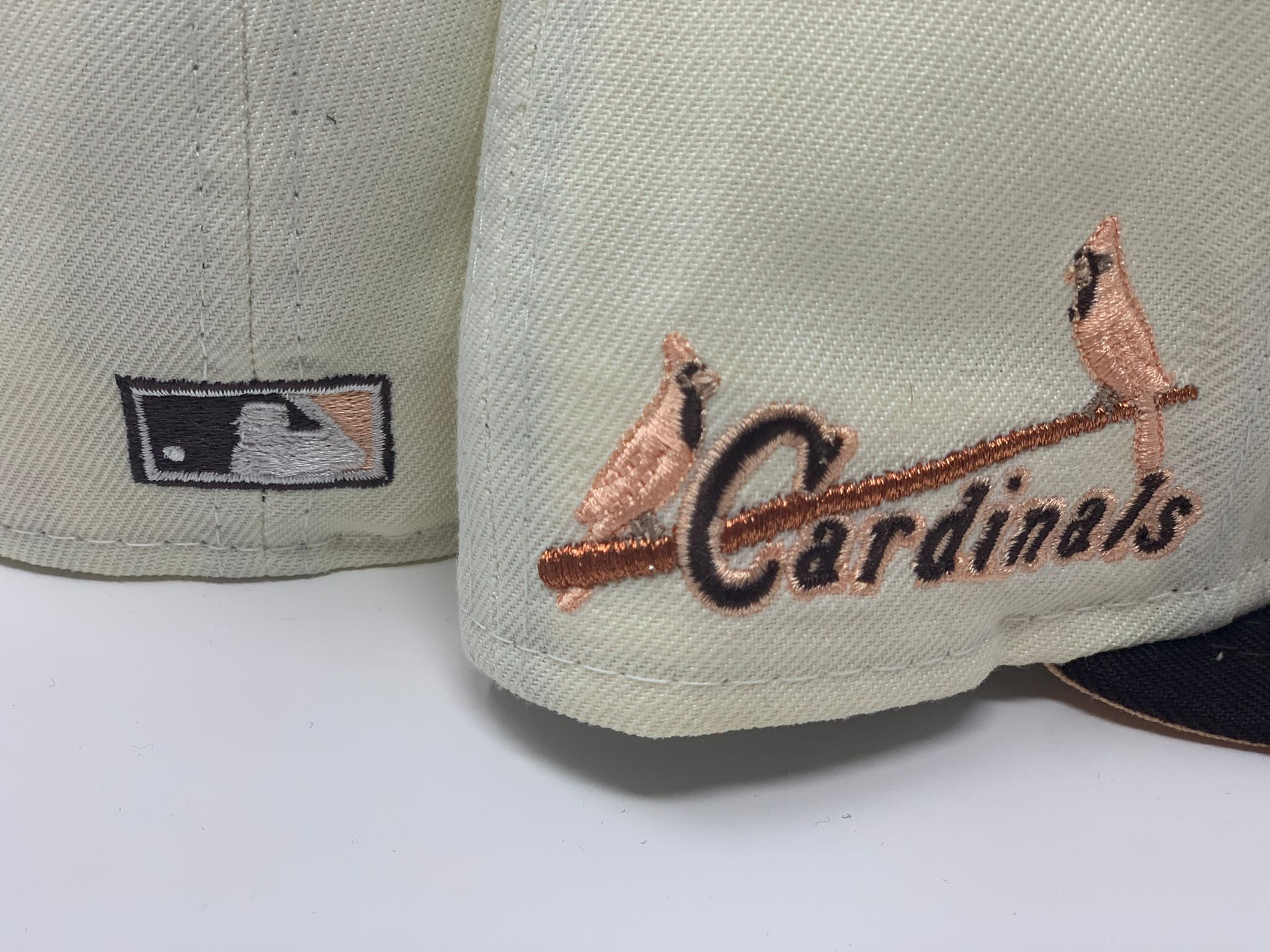 Lids St. Louis Cardinals Pro Standard Chocolate Ice Cream Drip Snapback Hat  - White/Brown