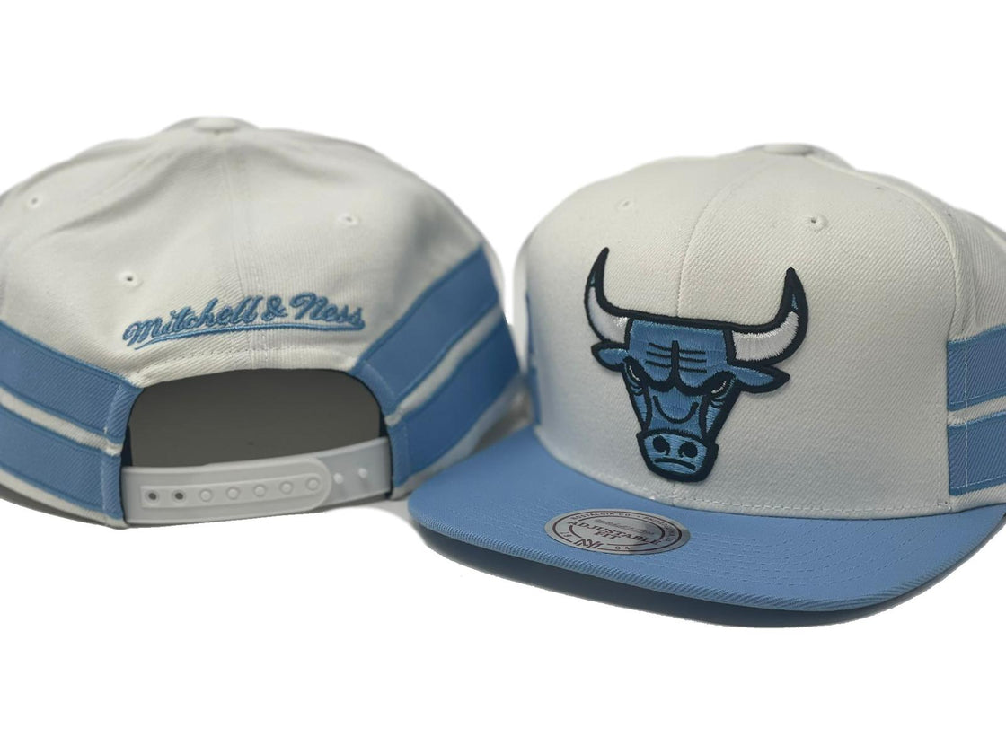 CHICAGO BULLS MITCHELL AND NESS SKY BLUE SNAPBACK