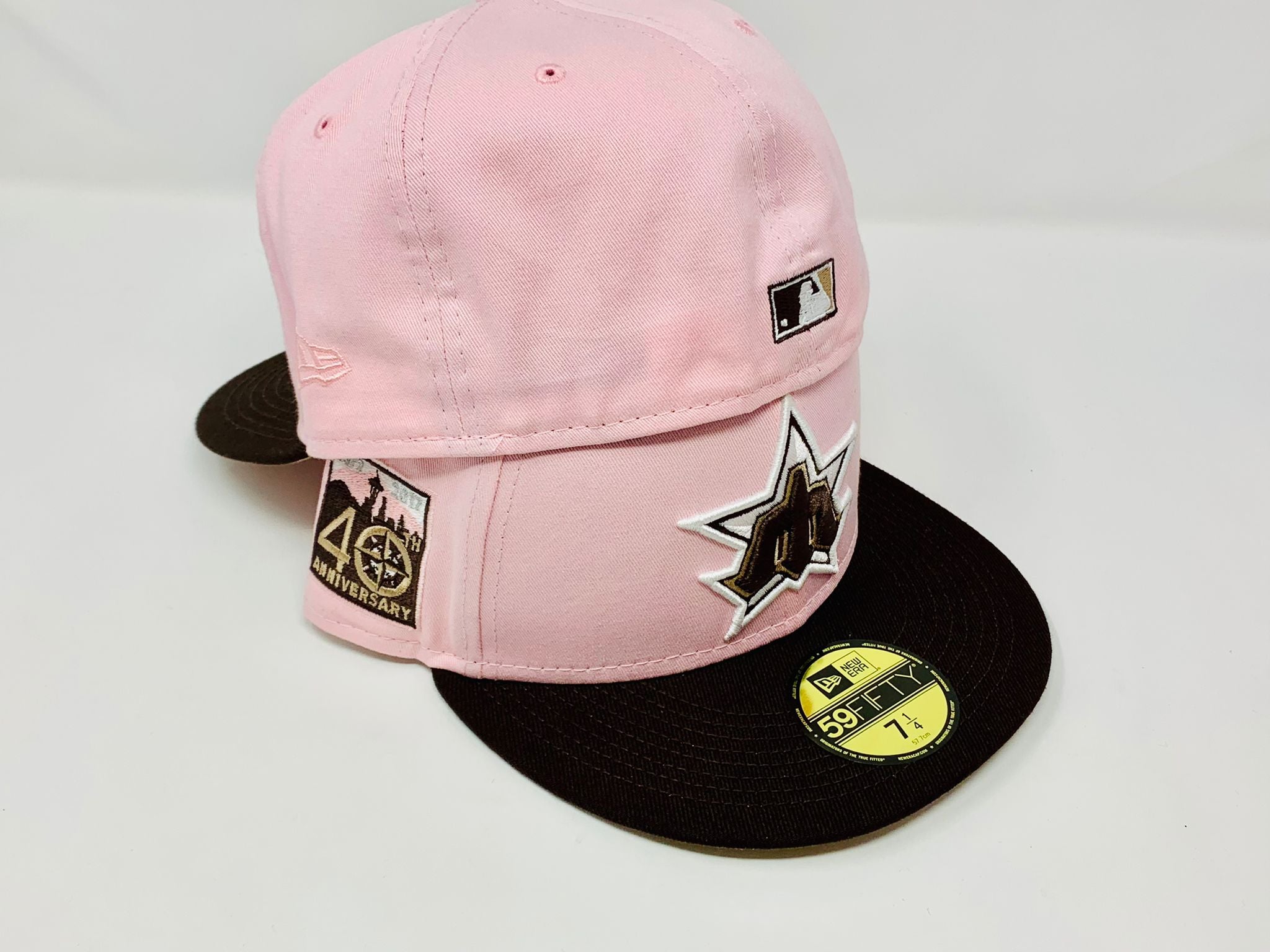 MagPark Seattle Mariners 2Tone Suede 30th Anniversary Pink Brim