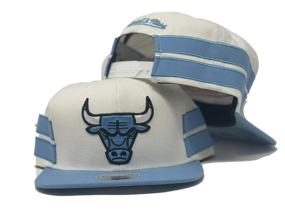 CHICAGO BULLS MITCHELL AND NESS SKY BLUE SNAPBACK