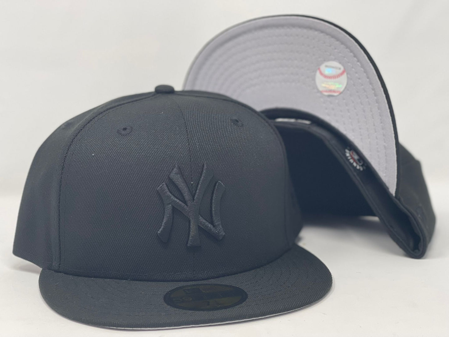 ALL BLACK YANKEES GRAY BRIM NEW ERA FITTED HAT