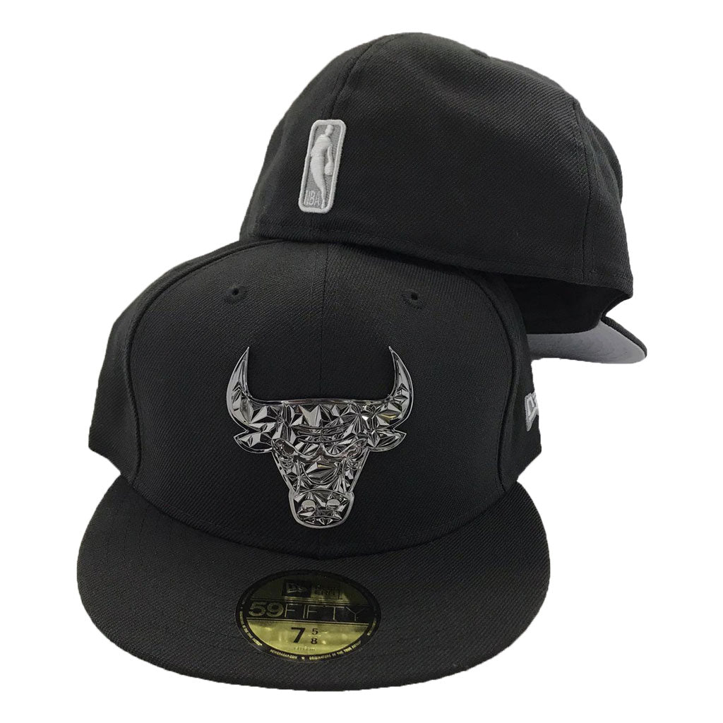 Chicago Bulls Black Fractured metal Badge New Era 59Fifty Fitted Hat