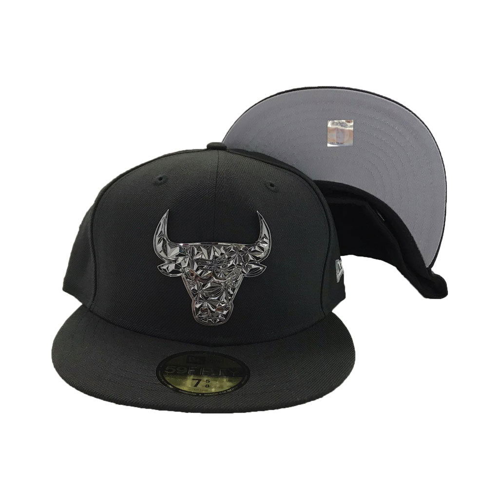 Chicago Bulls Black Fractured metal Badge New Era 59Fifty Fitted Hat