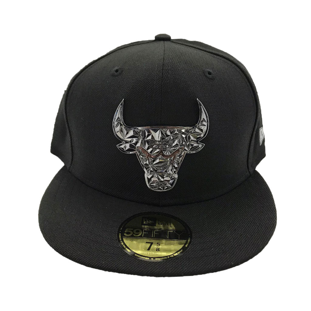 Chicago Bulls Black Fractured metal Badge New Era 59Fifty Fitted Hat