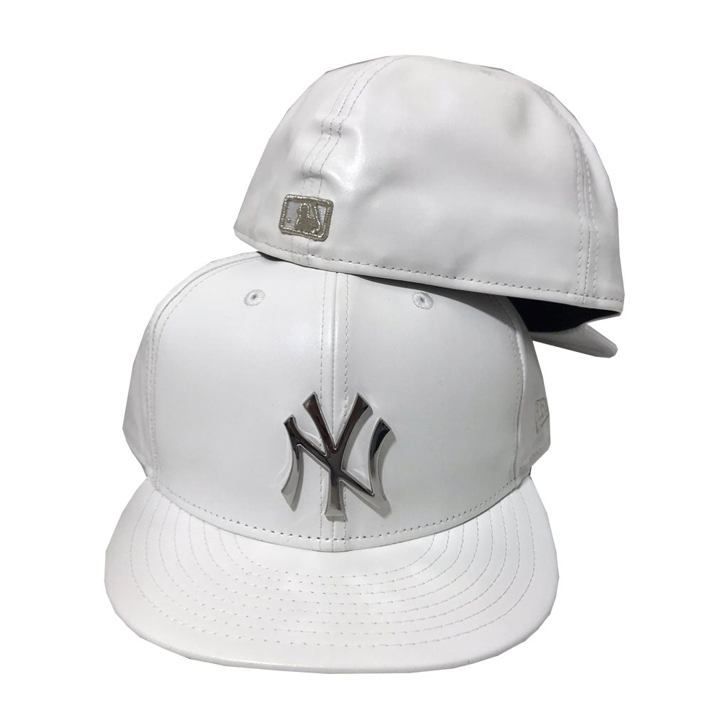 NEW YORK YANKEE FAUX LEATHER METAL LOGO 59FIFTY NEW ERA FITTED