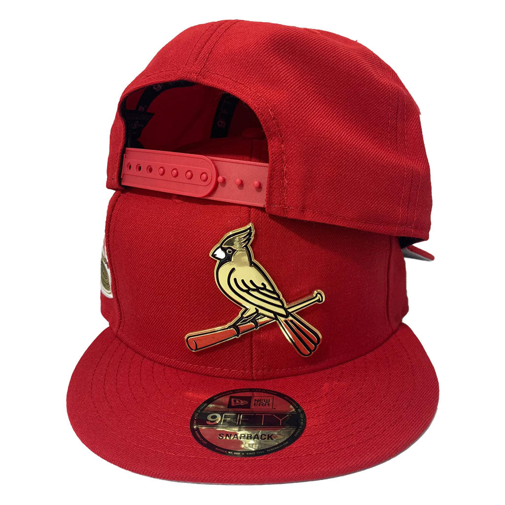 ST. LOUIS CARDINALS  METAL LOGO NEW ERA 9FIFTY SNAPBACK CAP