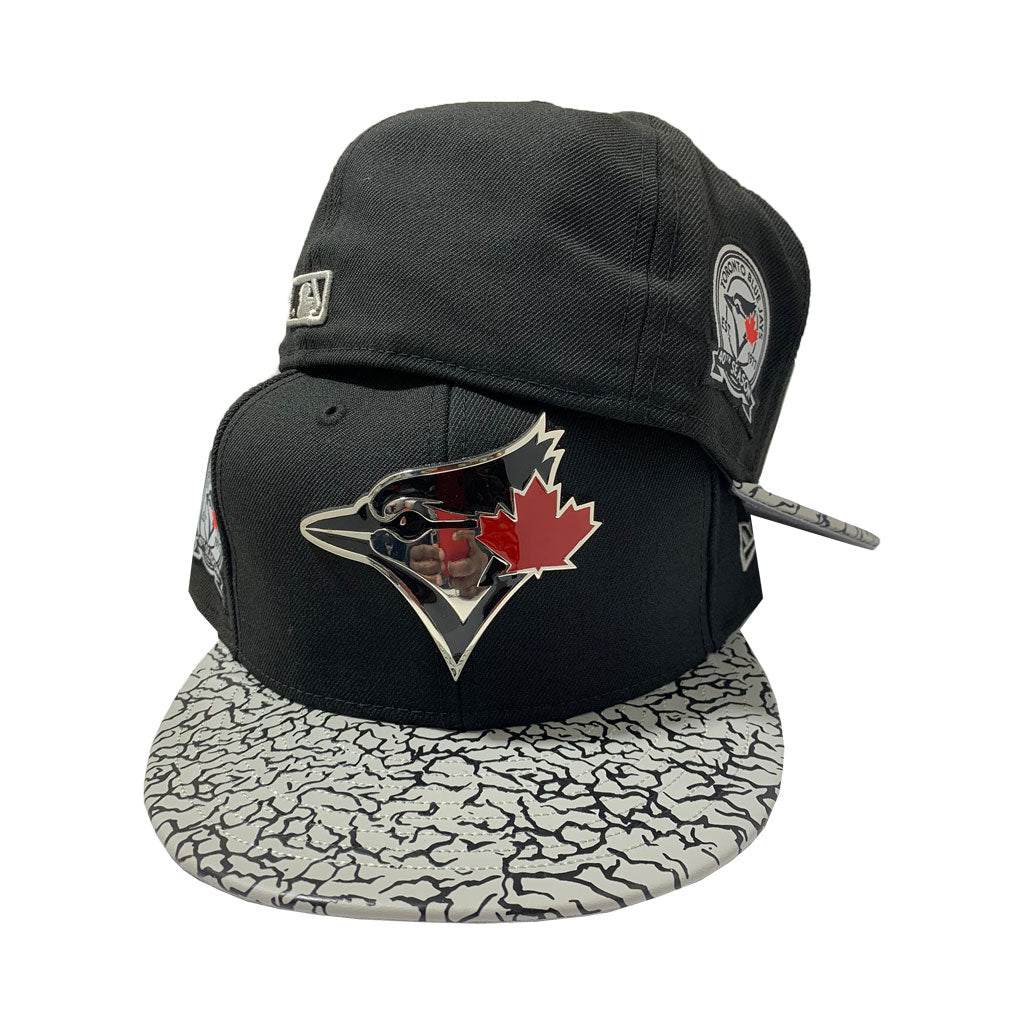 TORONTO BLUE JAYS NEW ERA 59TIFTY BLACK TOP WITH CEMENT PRINT VISOR