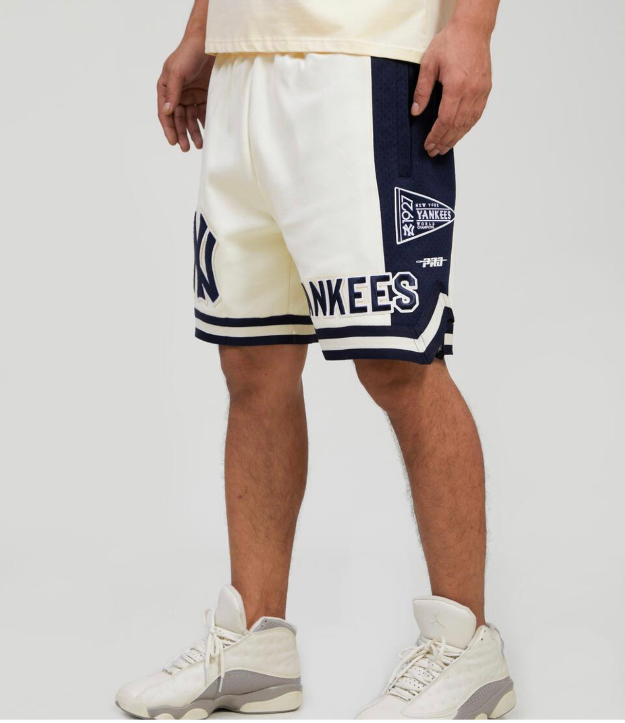 NEW YORK YANKEES PRO STANDARD 1927 WORLD SERIES SHORTS - EGGSHALE