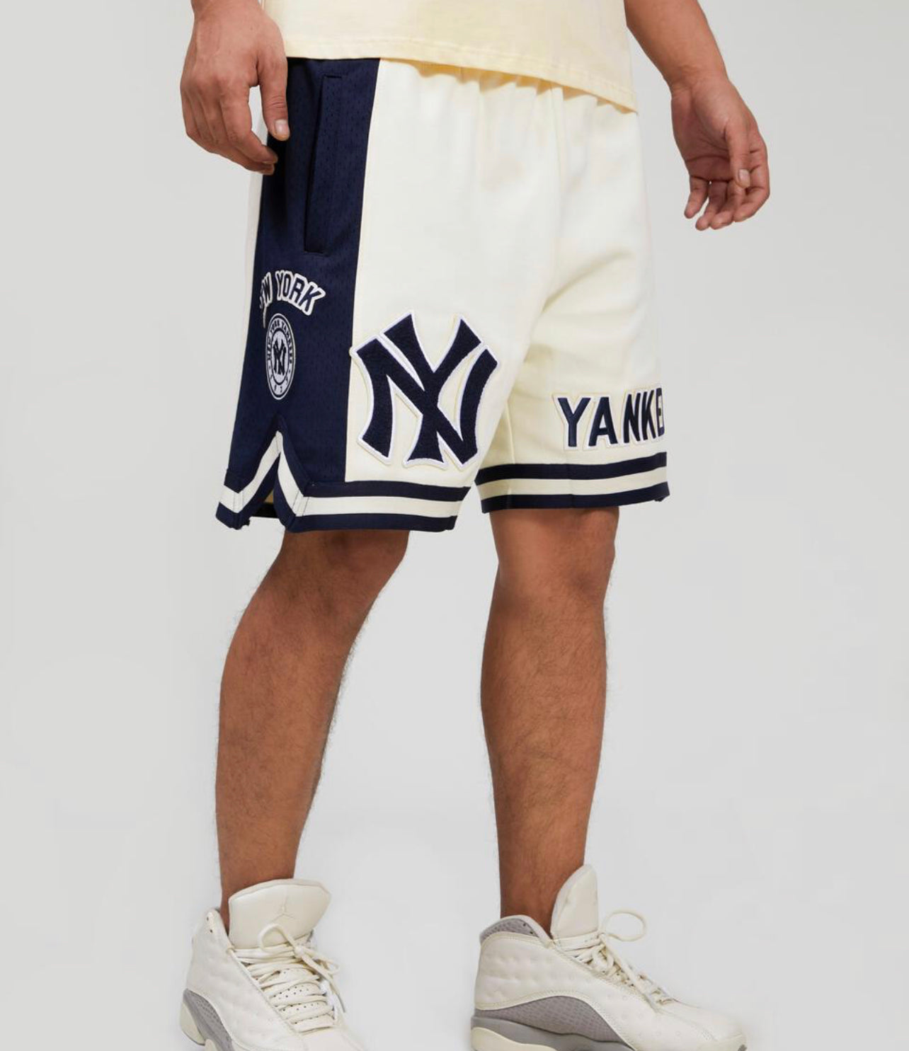 NEW YORK YANKEES PRO STANDARD 1927 WORLD SERIES SHORTS - EGGSHALE
